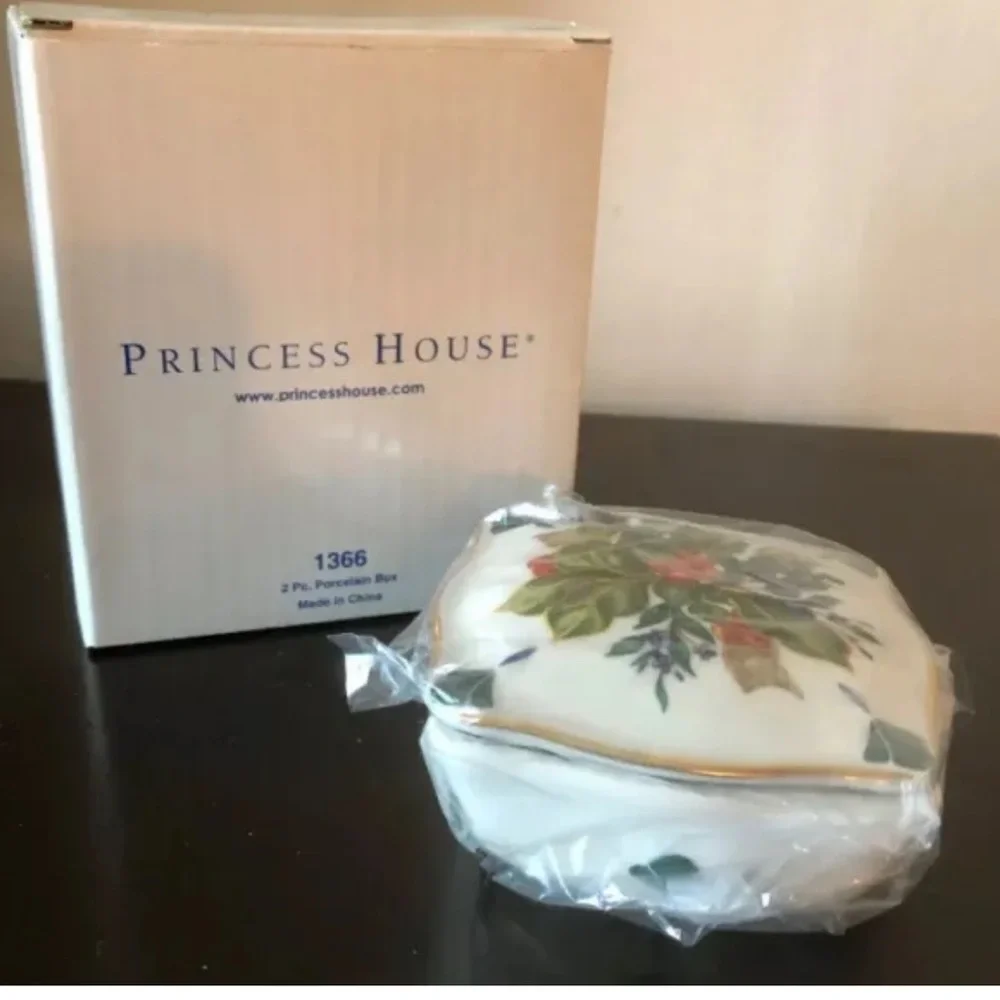 1366 Princess House Winter Garden Porc 24kt Gold Trim Keepsake Box NIB - Picture 1 of 7